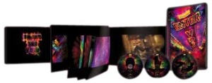 Pochette du DVD Enter The Void (Edition Ultime contenant un livre de photos de 44 pages à couverture rigide et au format A4 italien, le dvd du film, un dvd de compléments, le blu-ray et l'affiche 40x60 du film) [Blu-ray] 