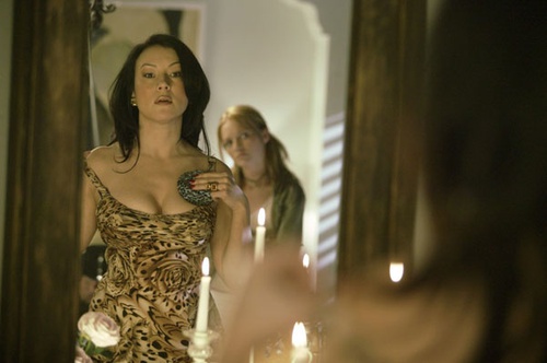 jennifer-tilly-se-maquille-jpg