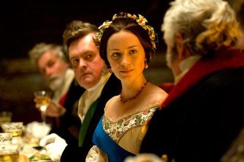 emily blunt a table