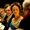 emily blunt a table - Victoria, les jeunes années d'une reine 