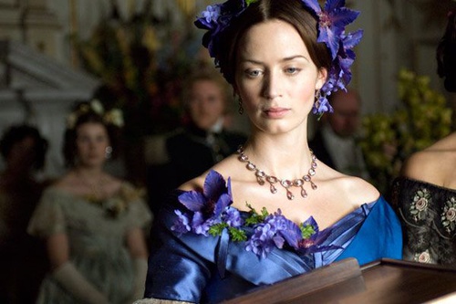 emily blunt dans victoria les jeunes ann  es d une reine
