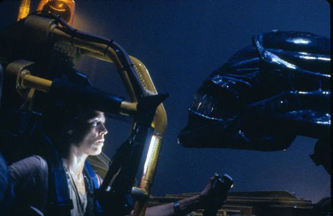 sigourney-weaver-face-a-alien-jpg