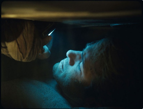 ryan reynolds touchant le plafond