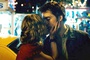 emilie de ravin embrasse robert pattinson
