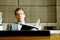 Pierce Brosnan au bureau