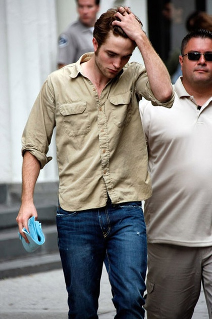 robert pattinson avec son script