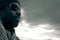 denzel washington devant un ciel gris