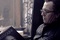 gary oldman lisant un livre