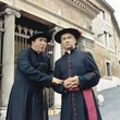 Louis de Funès déguisé en prêtre