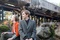 mia-wasikowska-et-henry-hopper-assis-jpg