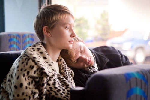 mia-wasikowska-et-henry-hopper-jpg