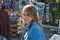 Nia Vardalos sourit