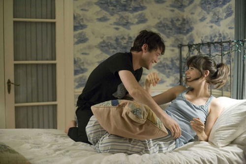 joseph gordon levitt et zooey deschanel au lit