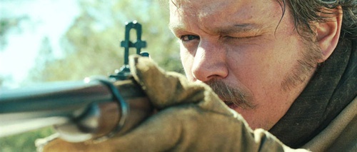 Matt Damon tire au pistolet