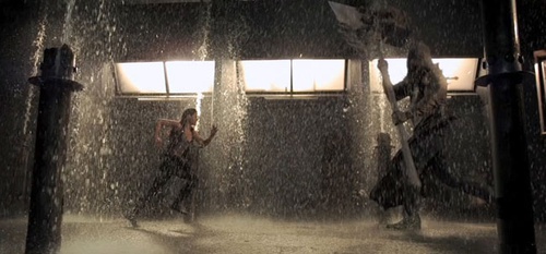 ali larter en plein combat