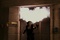 milla jovovich fuyant l explosion