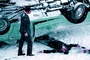 colin firth regardant un mort