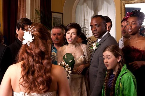 sally hawkins ariyon bakare au centre
