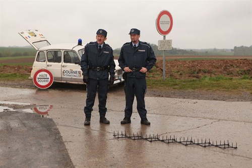Benoit Poelvoorde et Dany Boon en douaniers