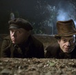 simon-pegg-andy-serkis-dans-une-tombe-jpg