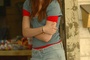 Kristen Stewart croise les bras
