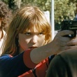 l  a seydoux pointant une arme