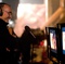 Danny Boyle devant l'écran de contrôle - 127 heures 