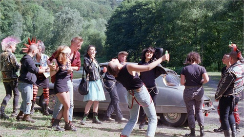 un-groupe-de-jeunes-jpg