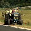 Tracteur dans Bernard ni Dieu ni chaussettes