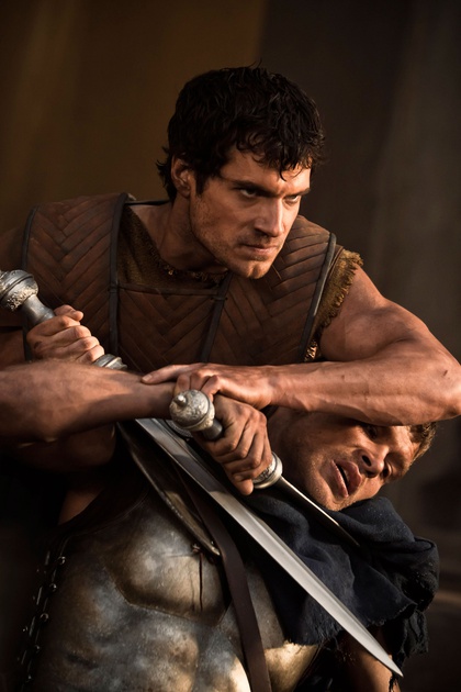 henry-cavill-lors-d-une-execution-jpg