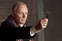 anthony hopkins croix a la main