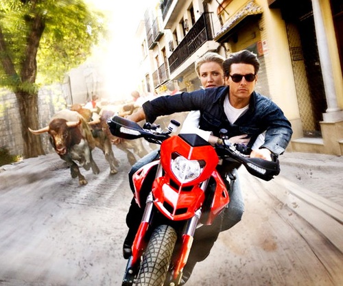 tom cruise cameron diaz a moto