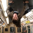 andrew-garfield-tete-en-bas-jpg