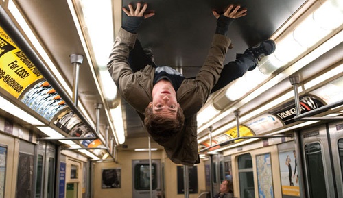 andrew-garfield-tete-en-bas-jpg