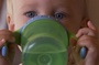 Bébé aux yeux bleus