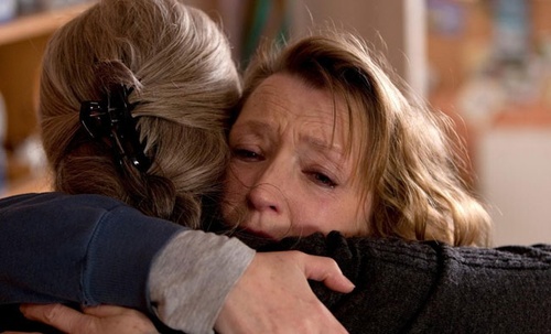 lesley manville triste