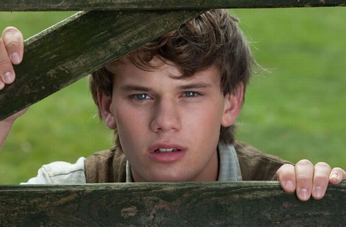 l-acteur-jeremy-irvine-jpg