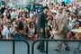 ken jeong a gauche