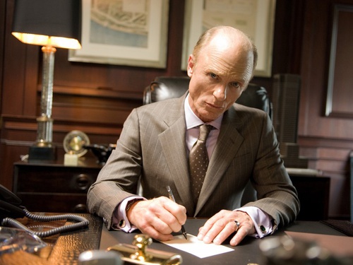 ed-harris-dos-au-mur-jpg