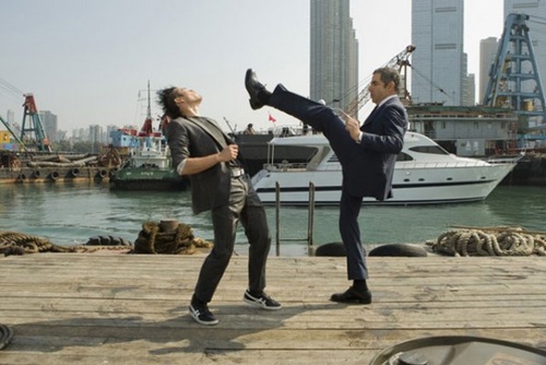 rowan-atkinson-en-plein-combat-jpg