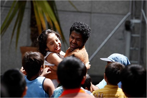 jamel-debbouze-heureux-jpg
