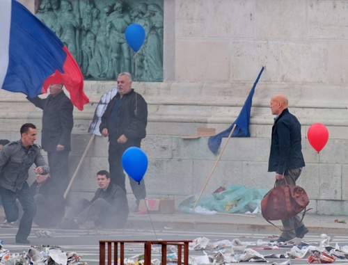 bruce-willis-sur-le-tournage-jpg