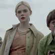 elle fanning au centre