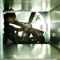 zoe-saldana-dans-un-conduit-d-aeration-jpg - Colombiana 