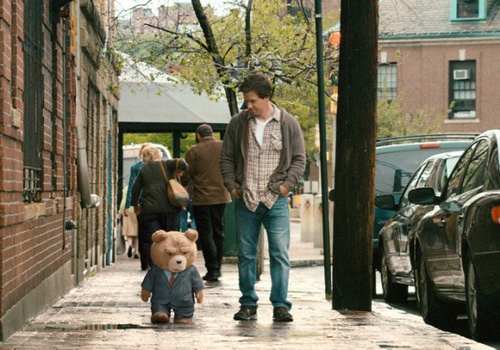 mark-wahlberg-regardant-ted-jpg