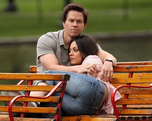 mark-walhberg-mila-kunis-png