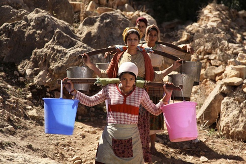 hafsia-herzi-et-leila-bekhti-jpg
