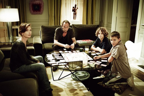 isabelle-huppert-benoit-poelvoorde-donatien-suner-et-corentin-devroey-jpg