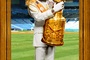 aladeen-et-son-trophee-jpg