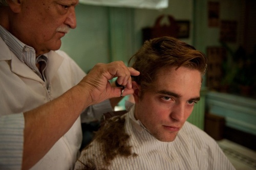 robert-pattinson-chez-le-coiffeur-jpg